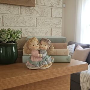 Charming Friends Angel Figurine - Multicolor